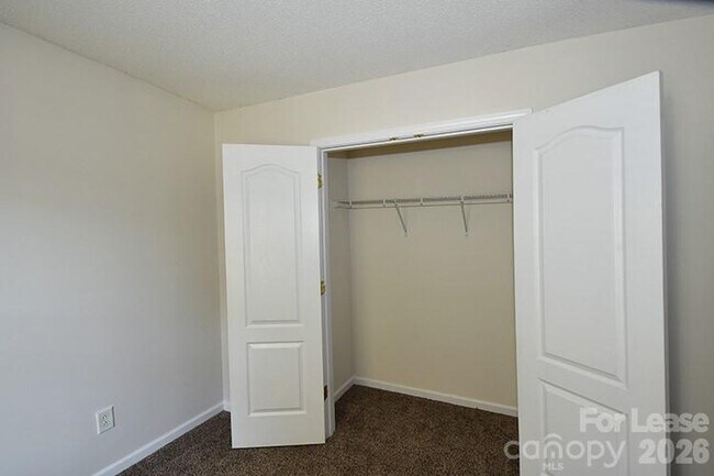 Building Photo - 118 Peterborough Dr