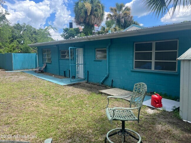 Building Photo - 1181 US-17