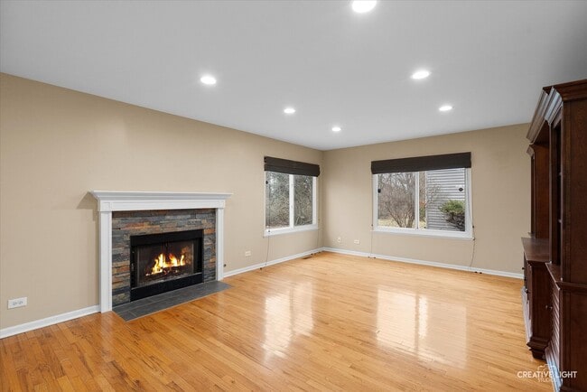 Building Photo - 2539 Lexington Ln