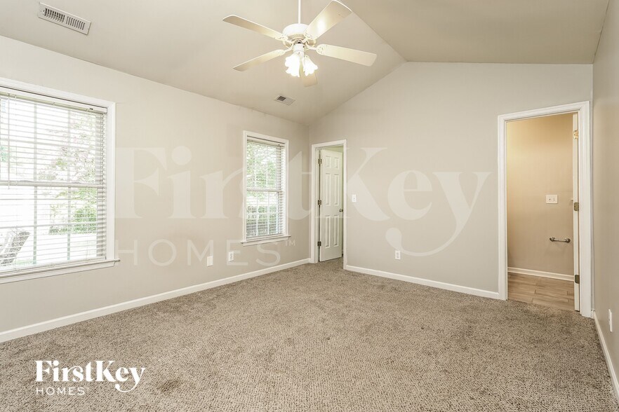 Building Photo - 6107 Black Willow Dr