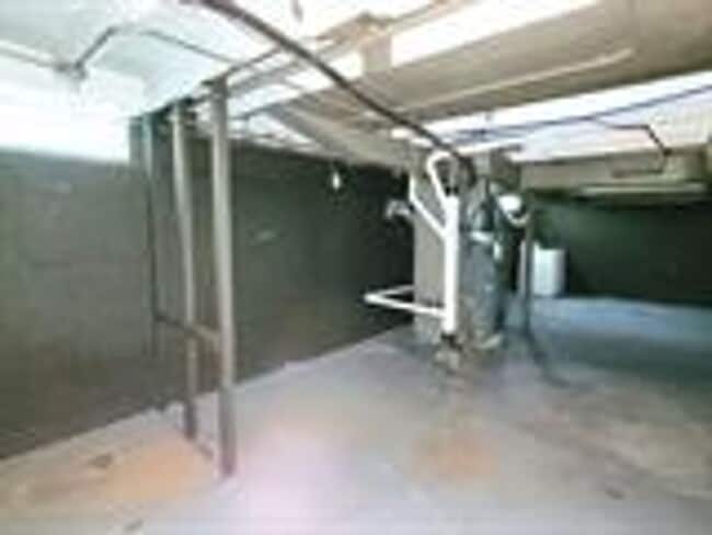 Building Photo - VOUCHER FREINDLY - COME SEE!!!!!!