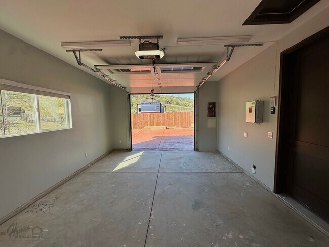 Building Photo - Homes Management - Beautiful Home for Rent...