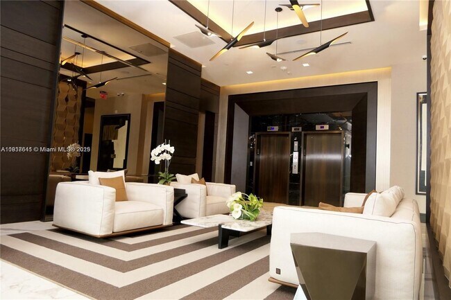 Building Photo - 301 Altara Ave