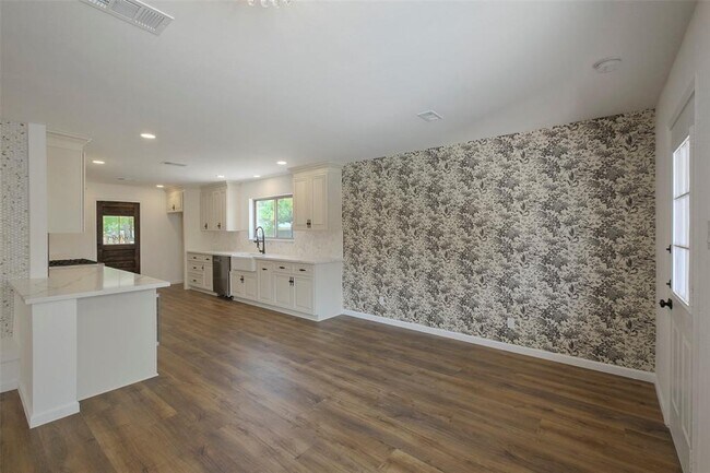 Building Photo - 2742 Triway Ln