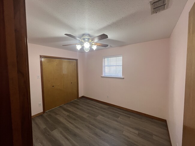 Building Photo - 237 Metairie Heights Ave