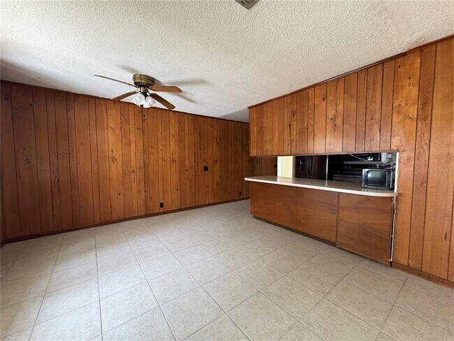 Building Photo - 728 Lake Ned Rd