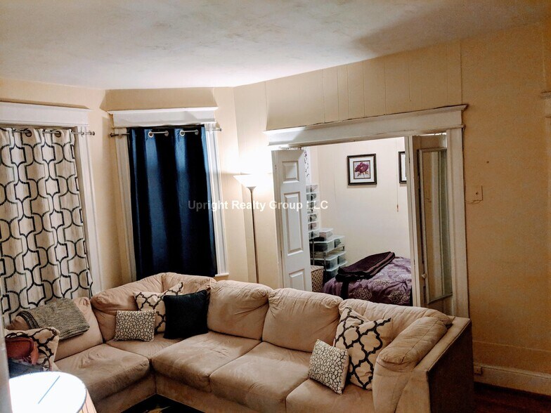 Building Photo - 64 Woodstock Ave