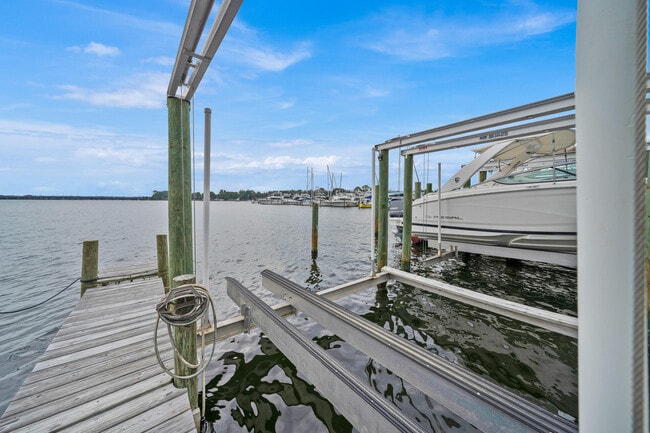 Building Photo - 206 Snug Harbour Dr