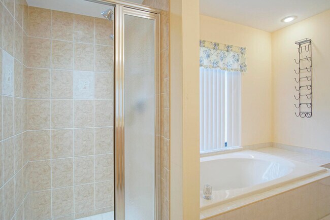 Building Photo - 1273 SW Albenga Ave