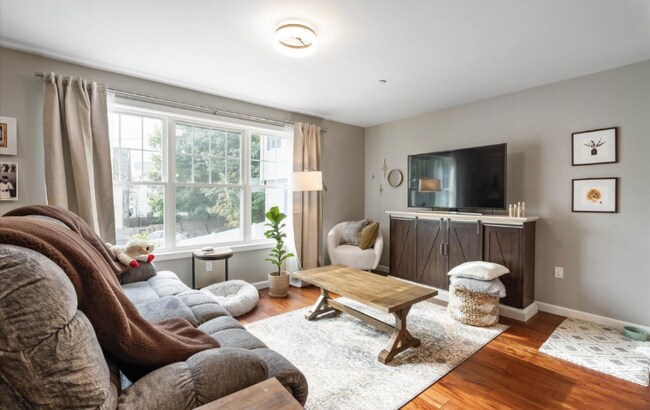 Building Photo - 38 Perham St