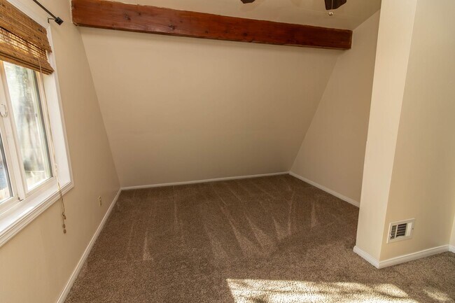 Building Photo - 3 Bedroom 2 Bath Gambrel Nestled in Big Bear City