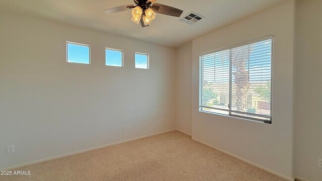 Building Photo - 3316 E Kingbird Pl