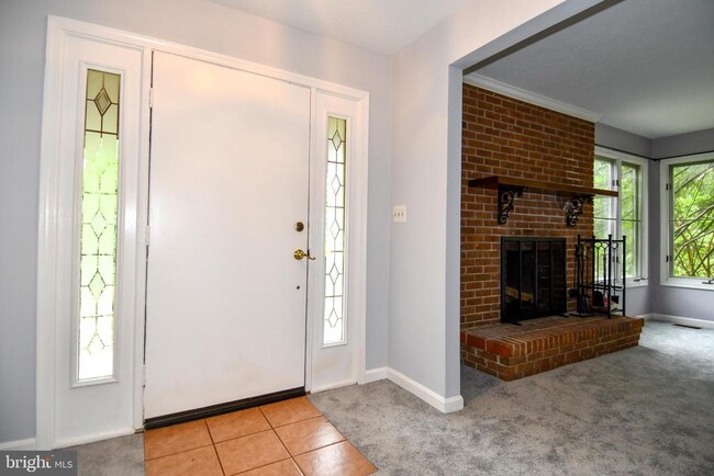 Building Photo - 2062 Farragut Dr