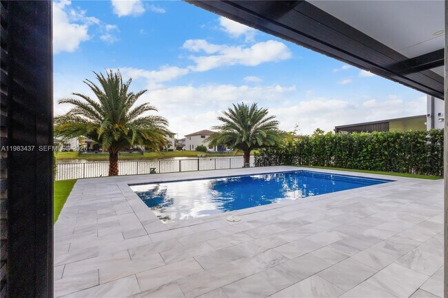 Building Photo - 4335 SW 174th Ave