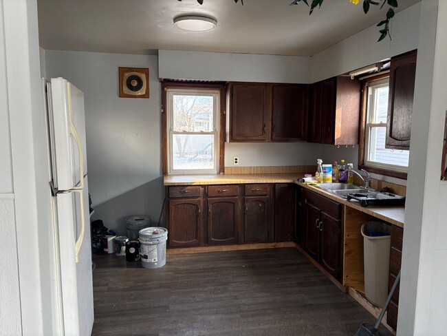 Building Photo - Check out this remodeled 4 bedroom house