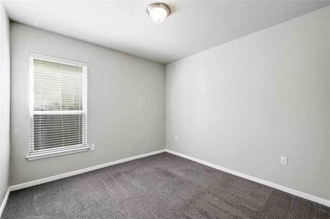 Building Photo - 821 Fortrose Ter