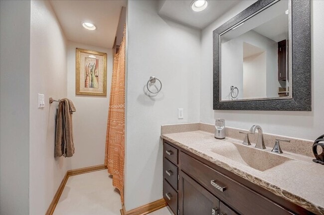 Building Photo - Spacious Elm Grove 3BR/2BA Ranch Single Fa...