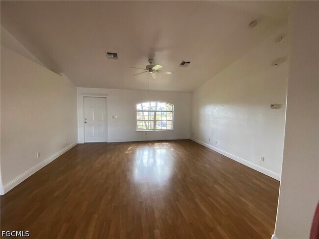 Building Photo - 2136 NW 22nd Pl