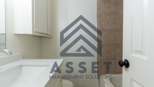 Building Photo - 4 Bedroom Rent to Own Home Available!