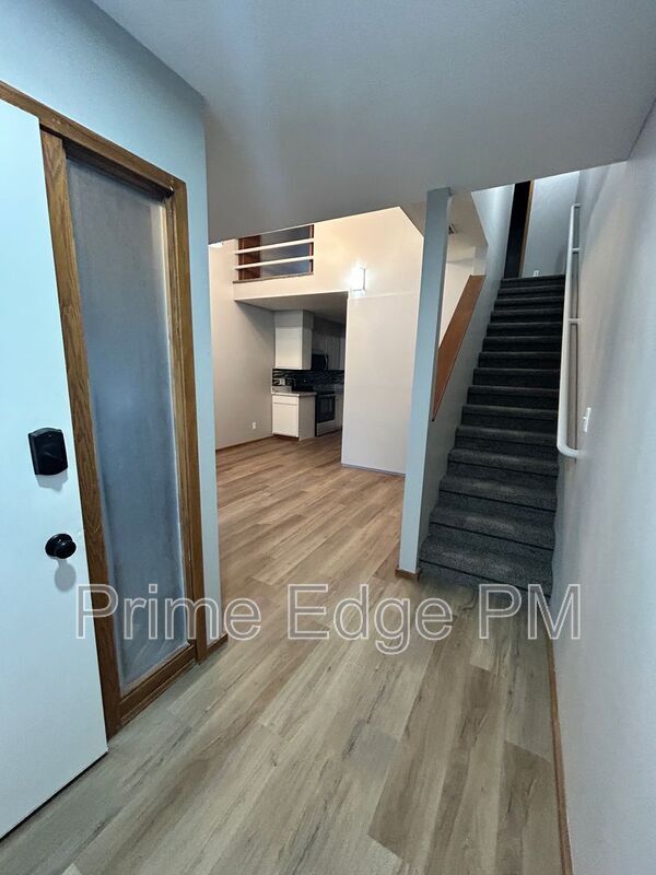 Building Photo - 1701 Ridgehaven Ct