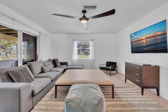 Building Photo - 313 NW 42nd St