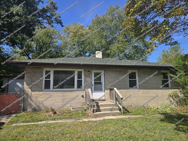 Primary Photo - Three Bed Hobart Ranch