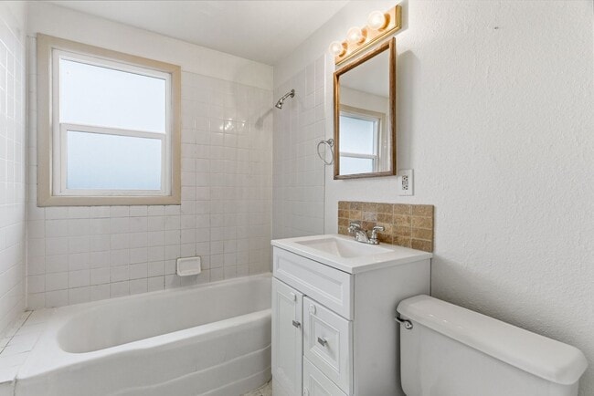 Building Photo - Charming 4 Bed, 2 Bath w/ Garage! *HOLIDAY SPECIAL: $1,000 OFF!*