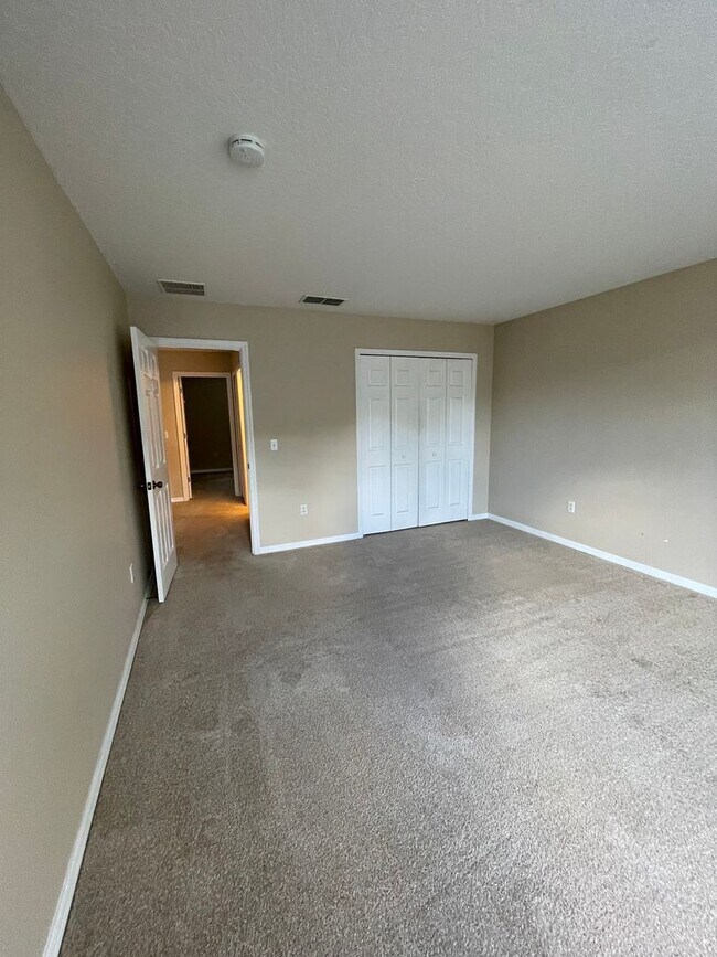 Building Photo - Home For Rent in Gated Stonebrook Neighbor...