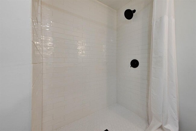 Building Photo - 1510 Melrose Dr