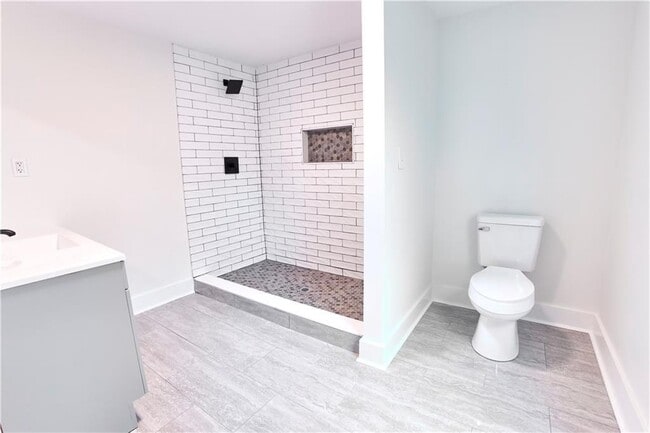 Building Photo - 184 Scott St NW