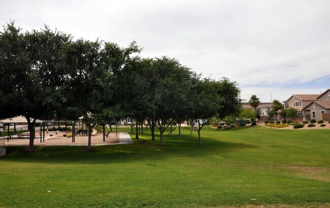 Building Photo - Beautiful gated Mesa Home!
