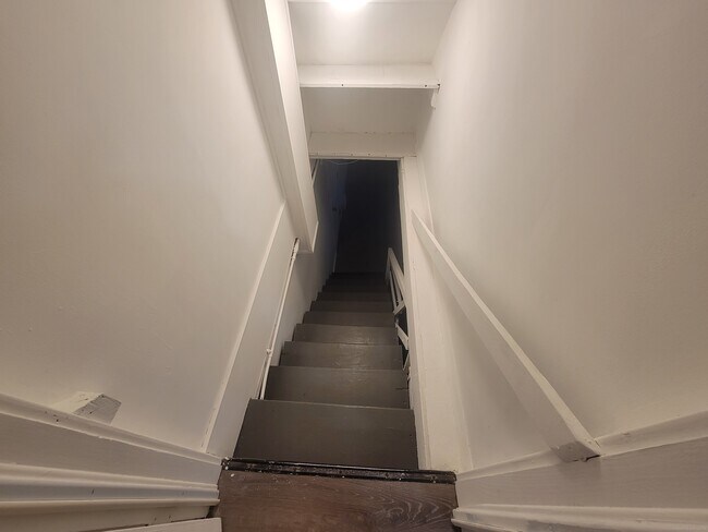 Building Photo - 12 Division St