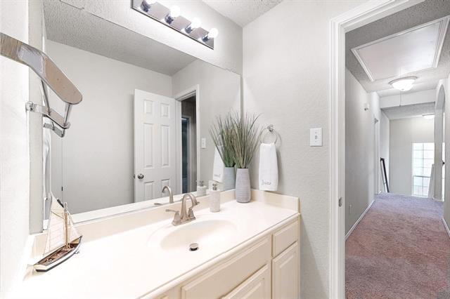 Building Photo - 2019 Westbury Ln