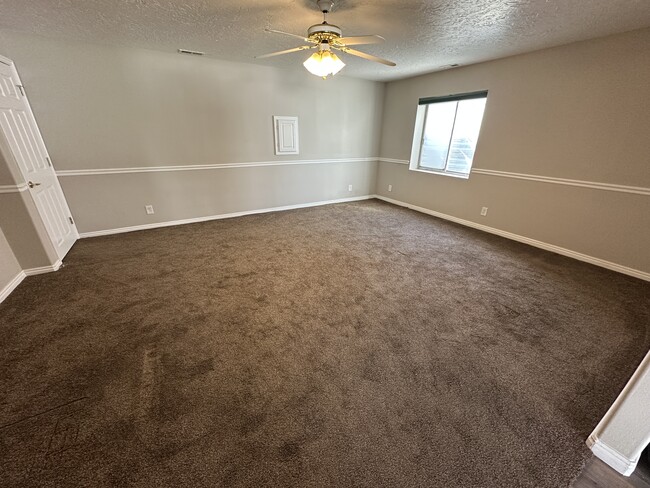 Building Photo - Lehi 625 House