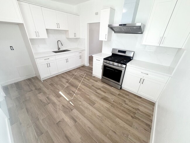 Building Photo - M Sullivan