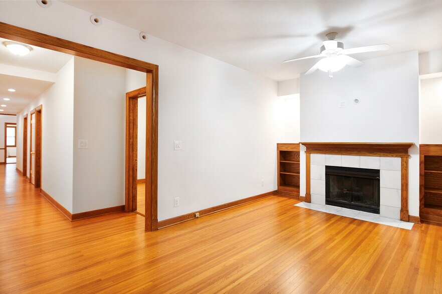 Ceiling Fans, Central Air Conditioning - 5610 N Kenmore Ave
