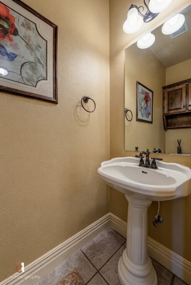 Building Photo - 5404 S Chimay Dr