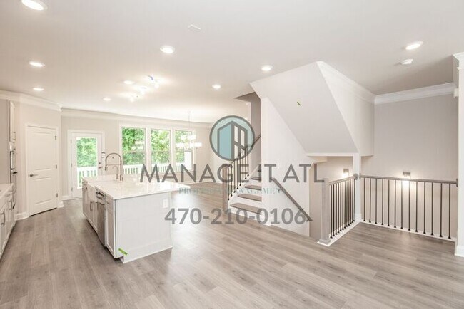 Building Photo - Elegant 4 bedroom Townhome in Chamblee clo...