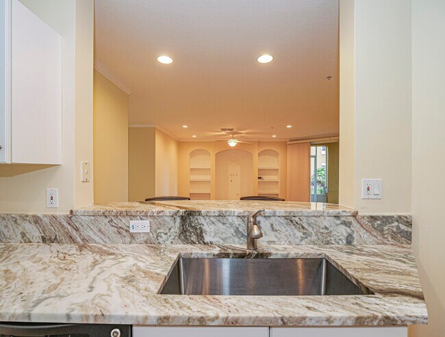 Building Photo - 5045 Fairways Cir