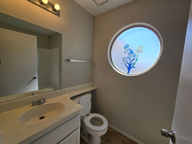 Building Photo - 2252 Welsey Manor Dr