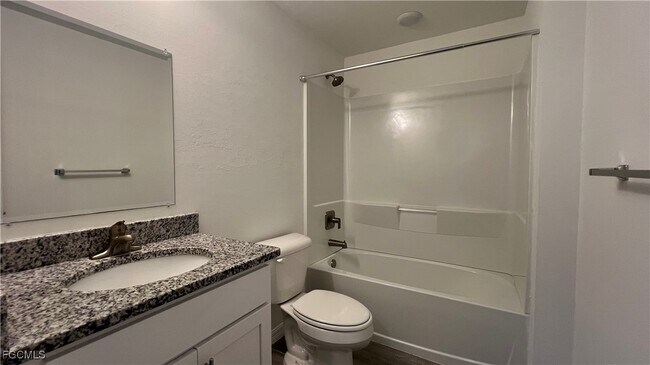 Building Photo - 213 NW 9th St