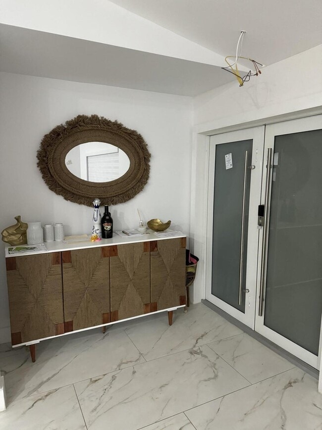 Building Photo - 112 Parkwood Dr