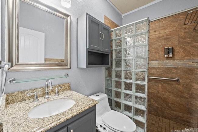 Building Photo - 6739 Tezel Bend