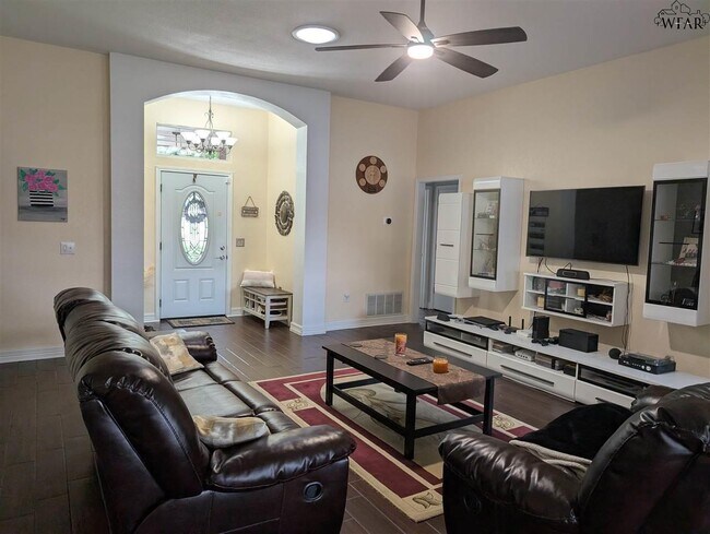 Building Photo - 5105 Carlene Dr