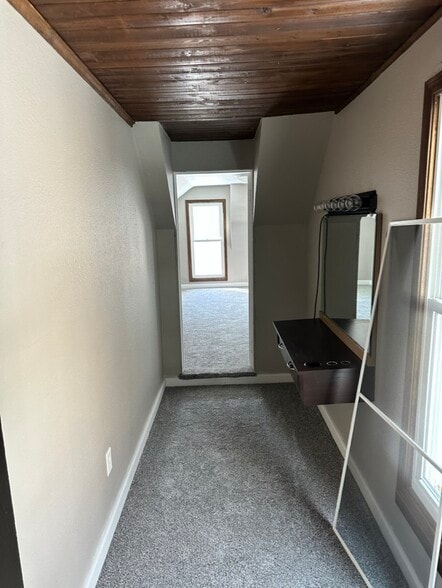 Building Photo - 1267 Thomas Pl