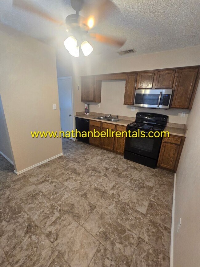 Building Photo - Sugar Creek Apartments