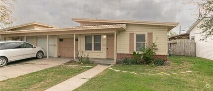 Building Photo - 1534 Lazy Ln