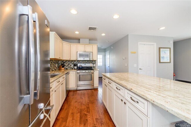 Building Photo - 98 Nebraska St