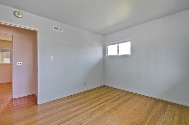 Building Photo - 160 Kit Carson Ct
