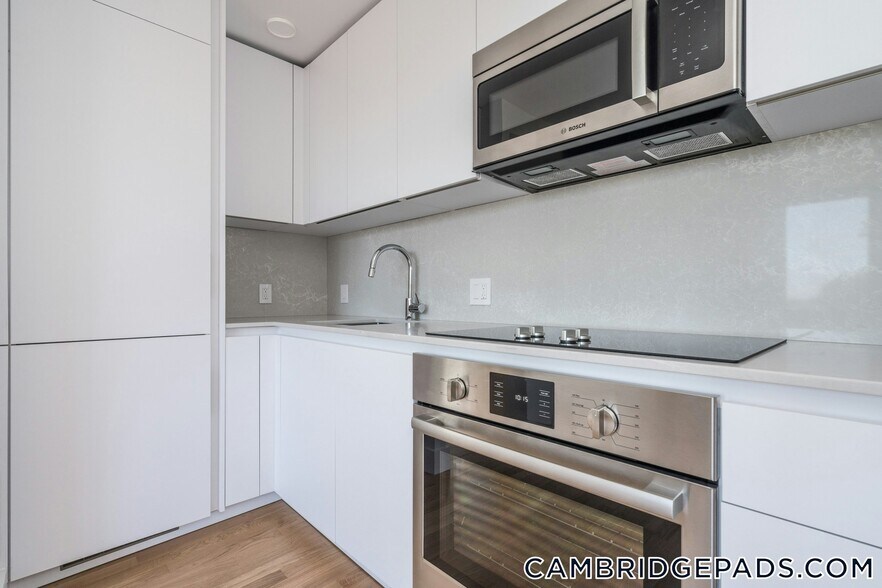 Building Photo - 334 Harvard St